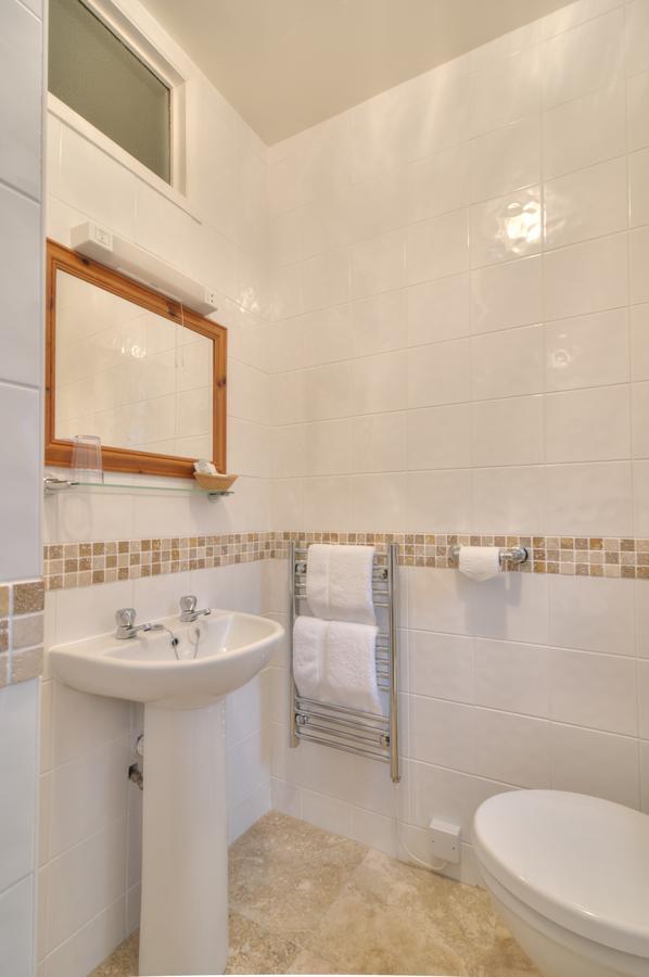 מלון טורקוואי Avron House מראה חיצוני תמונה